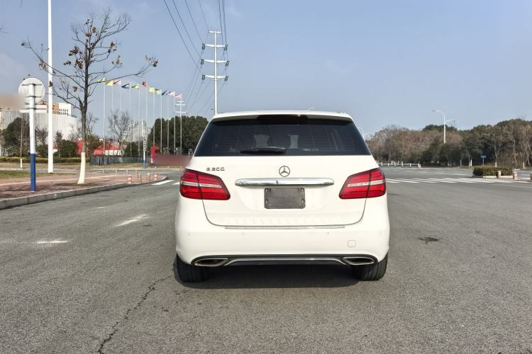 Used Mercedes-Benz B-Class 2015 B 200 Fashion Model Exterior 6