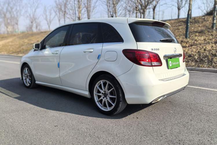 Used Mercedes-Benz B-Class 2015 B 200 Sport Edition Exterior 7