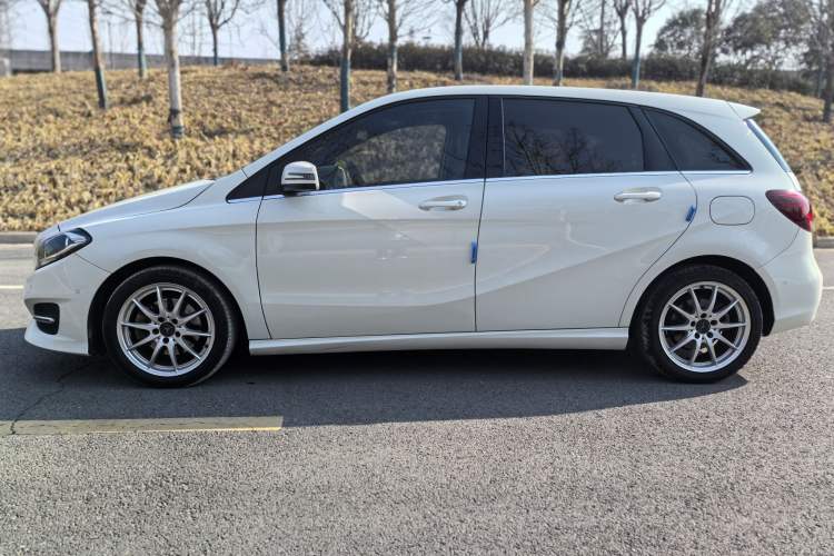 Used Mercedes-Benz B-Class 2015 B 200 Sport Edition Exterior 9