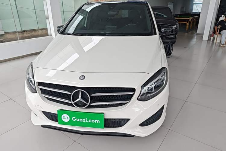 Used Mercedes-Benz B-Class 2015 B 200 Luxury Model Front