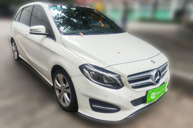 Used Mercedes-Benz B-Class 2015 B 200 Fashion Model Front Right 45 Deg