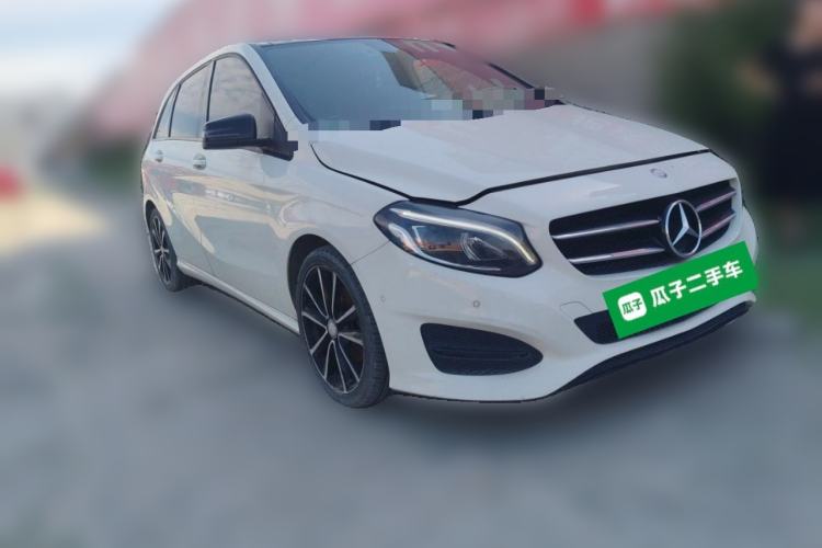 Used Mercedes-Benz B-Class 2015 B 200 Luxury Model Front Right 45 Deg