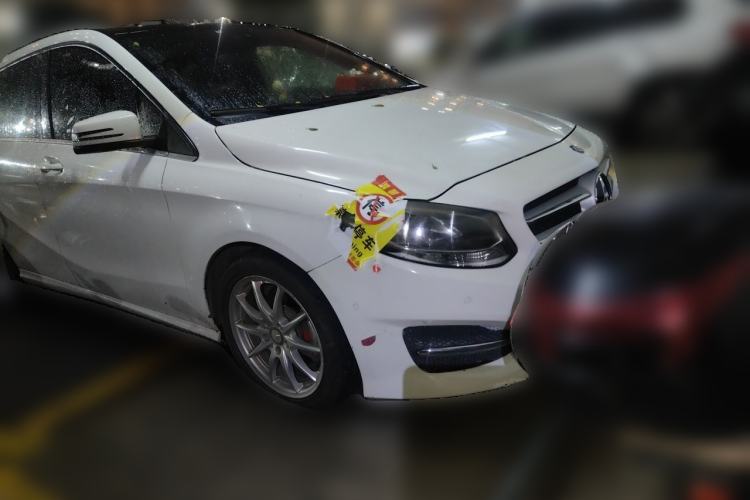 Used Mercedes-Benz B-Class 2015 B 200 Sport Edition Front Right 45 Deg