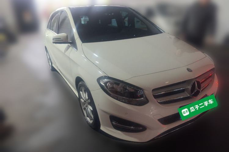 Used Mercedes-Benz B-Class 2015 B 200 Sport Edition Front Right 45 Deg