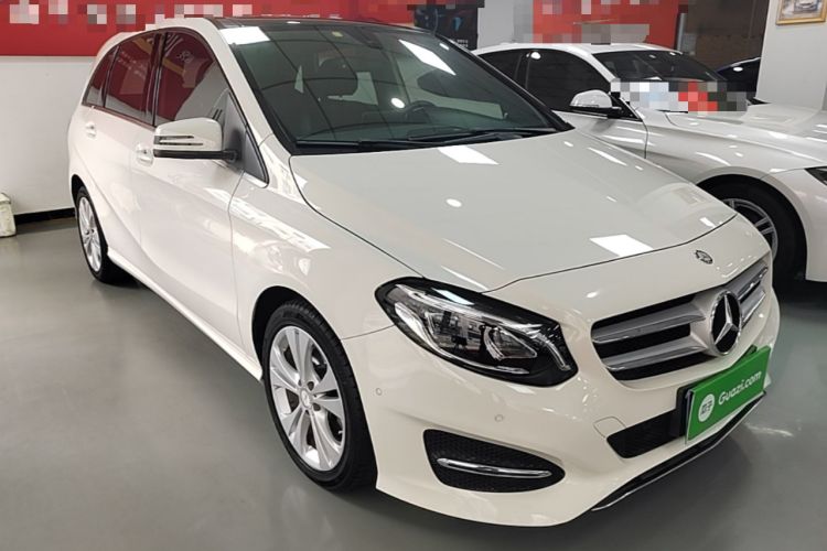 Used Mercedes-Benz B-Class 2015 B 200 Fashion Model Front Right 45 Deg