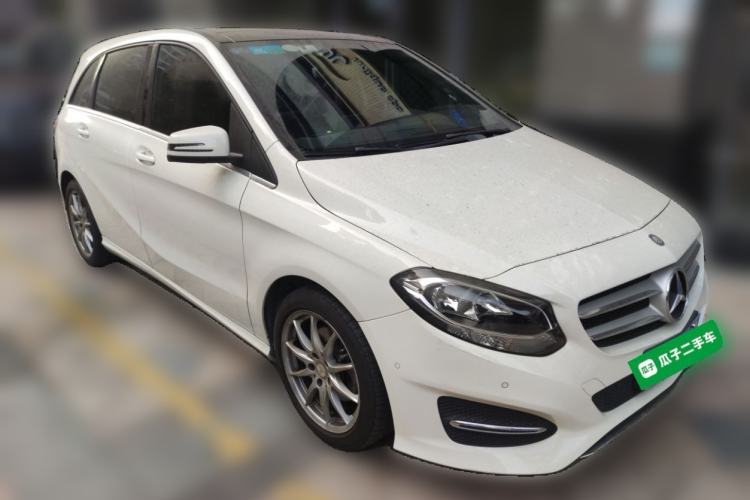Used Mercedes-Benz B-Class 2015 B 200 Sport Edition Front Right 45 Deg
