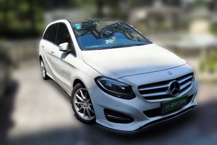 Used Mercedes-Benz B-Class 2015 B 200 Sport Edition Front Right 45 Deg