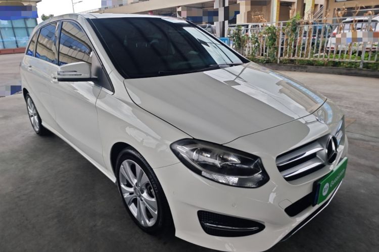 Used Mercedes-Benz B-Class 2015 B 200 Sport Edition Front Right 45 Deg