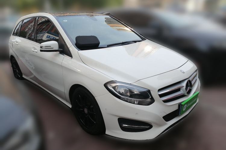 Used Mercedes-Benz B-Class 2015 B 200 Sport Edition Front Right 45 Deg