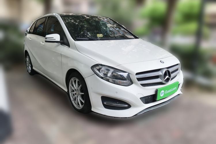 Used Mercedes-Benz B-Class 2015 B 200 Sport Edition Front Right 45 Deg