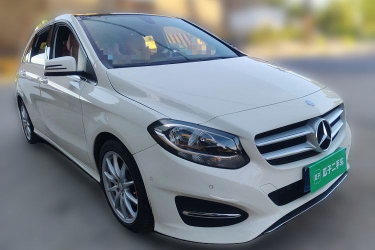 Used Mercedes-Benz B-Class 2015 B 200 Sport Edition Front Right 45 Deg