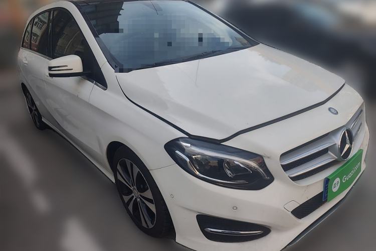 Used Mercedes-Benz B-Class 2015 B 200 Fashion Model Front Right 45 Deg