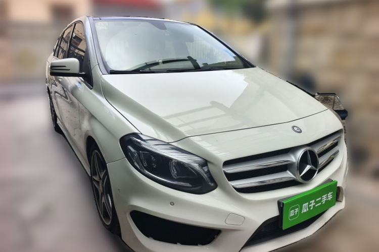 Used Mercedes-Benz B-Class 2015 B 260 Sport Edition Front Right 45 Deg