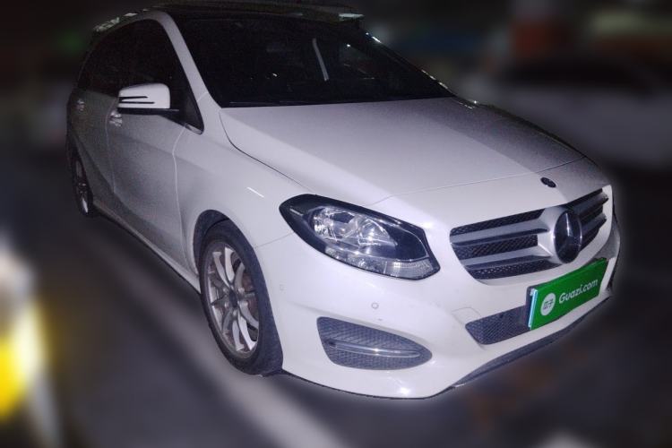 Used Mercedes-Benz B-Class 2015 B 200 Sport Edition Front Right 45 Deg