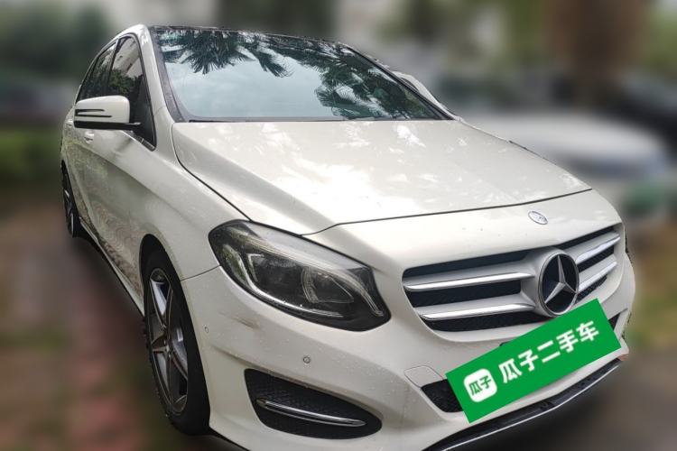 Used Mercedes-Benz B-Class 2015 B 200 Fashion Model Front Right 45 Deg