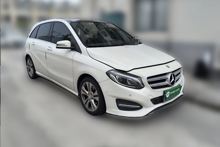 Used Mercedes-Benz B-Class 2015 B 200 Fashion Model Front Right 45 Deg