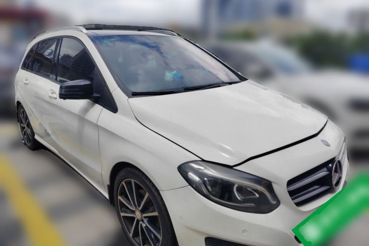 Used Mercedes-Benz B-Class 2015 B 200 Luxury Model Front Right 45 Deg