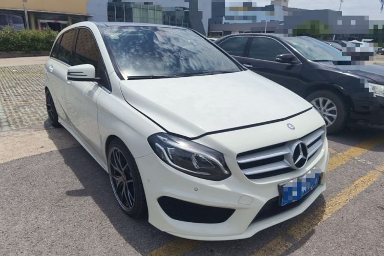 Used Mercedes-Benz B-Class 2015 B 260 Sport Edition Front Right 45 Deg