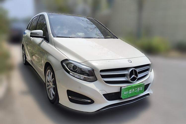 Used Mercedes-Benz B-Class 2015 B 200 Sport Edition Front Right 45 Deg