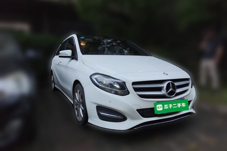 Used Mercedes-Benz B-Class 2015 B 200 Sport Edition Front Right 45 Deg