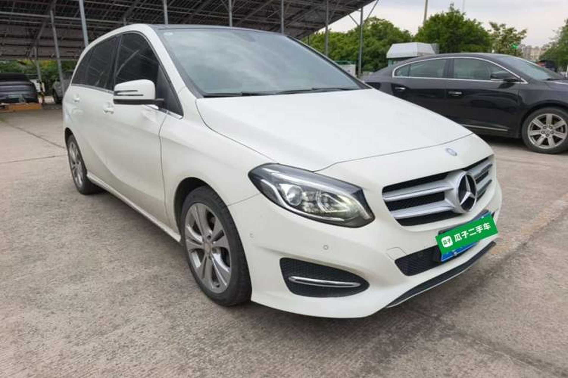Used Mercedes-Benz B-Class 2015 B 200 Fashion Model Front Right 45 Deg