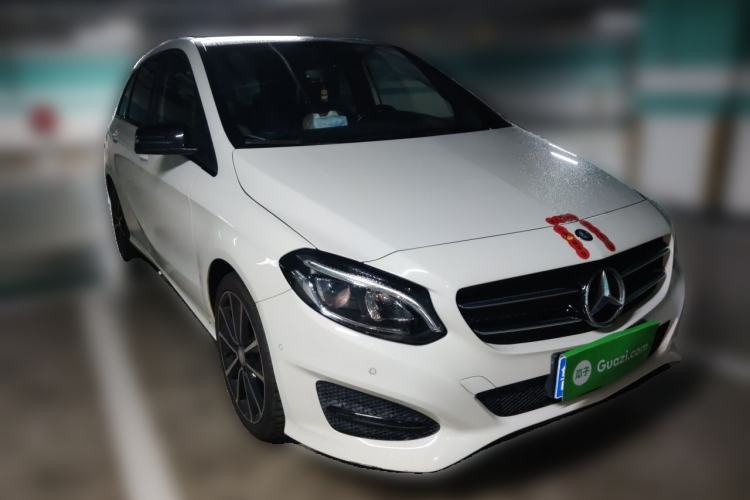 Used Mercedes-Benz B-Class 2015 B 200 Luxury Model Front Right 45 Deg
