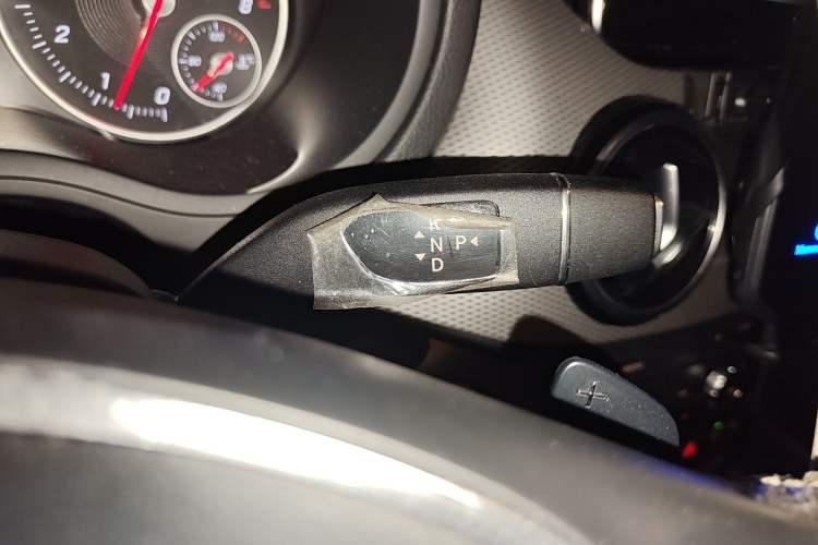 Used Mercedes-Benz B-Class 2015 B 200 Sport Edition Gear Lever