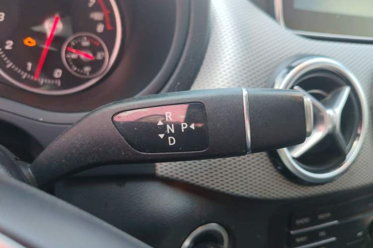 Used Mercedes-Benz B-Class 2015 B 200 Luxury Model Gear Lever