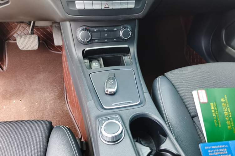 Used Mercedes-Benz B-Class 2015 B 200 Sport Edition Gear Lever