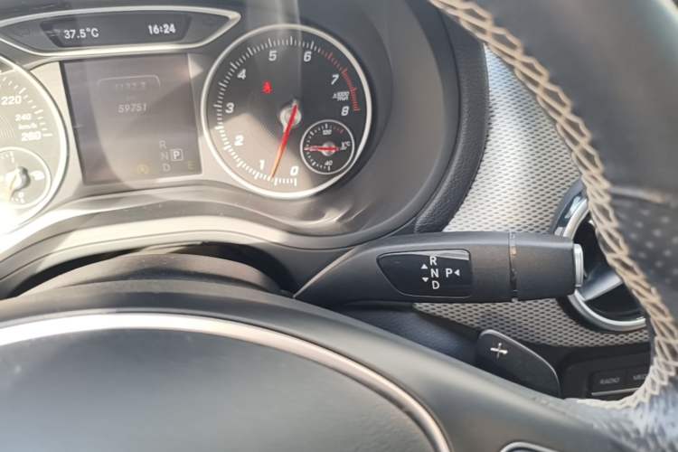 Used Mercedes-Benz B-Class 2015 B 200 Sport Edition Gear Lever