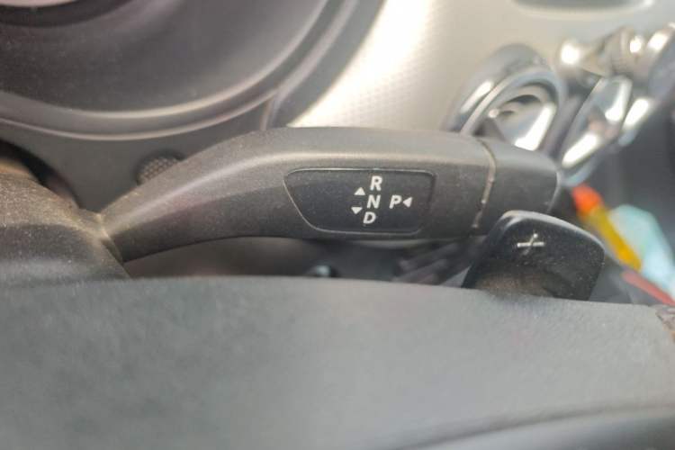 Used Mercedes-Benz B-Class 2015 B 200 Sport Edition Gear Lever