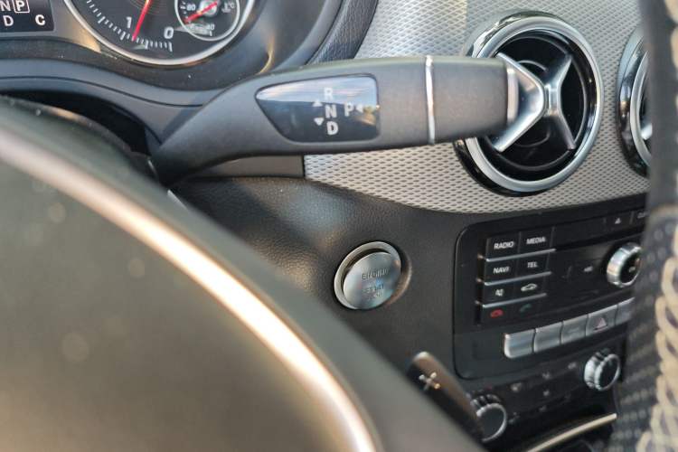 Used Mercedes-Benz B-Class 2015 B 200 Sport Edition Gear Lever