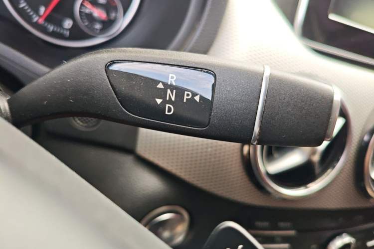 Used Mercedes-Benz B-Class 2015 B 200 Sport Edition Gear Lever