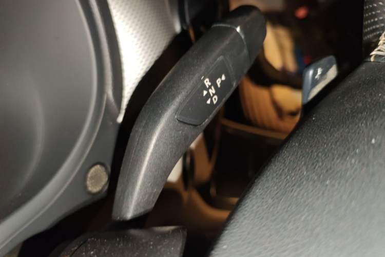 Used Mercedes-Benz B-Class 2015 B 200 Fashion Model Gear Lever