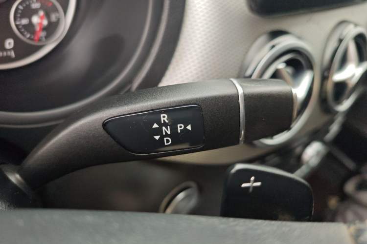 Used Mercedes-Benz B-Class 2015 B 200 Fashion Model Gear Lever