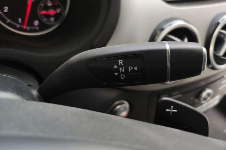 Used Mercedes-Benz B-Class 2015 B 200 Sport Edition Gear Lever