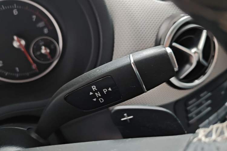 Used Mercedes-Benz B-Class 2015 B 200 Luxury Model Gear Lever