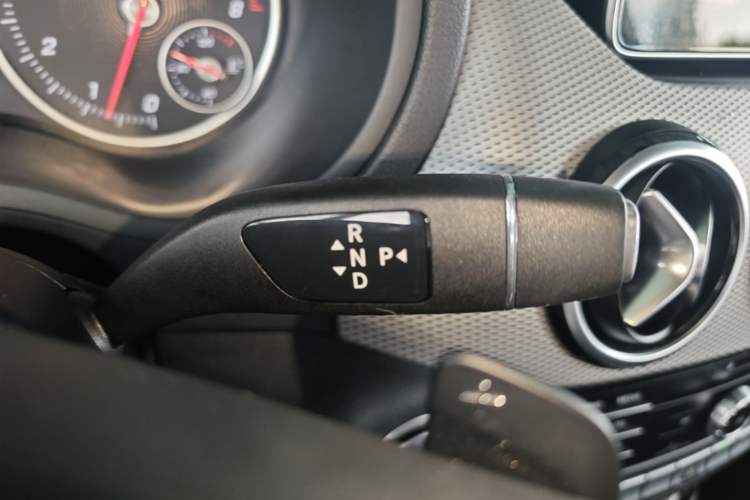 Used Mercedes-Benz B-Class 2015 B 200 Sport Edition Gear Lever
