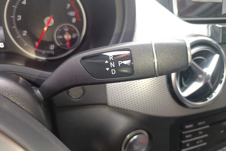 Used Mercedes-Benz B-Class 2015 B 200 Sport Edition Gear Lever