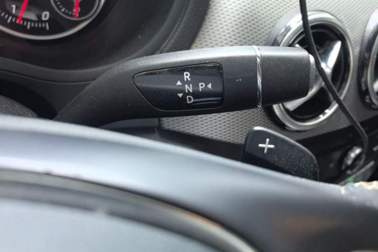 Used Mercedes-Benz B-Class 2015 B 200 Sport Edition Gear Lever