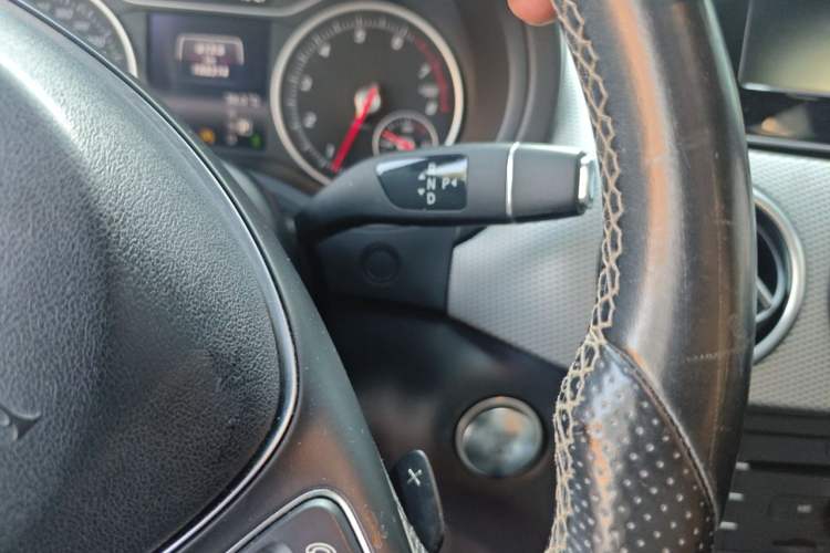 Used Mercedes-Benz B-Class 2015 B 200 Sport Edition Gear Lever