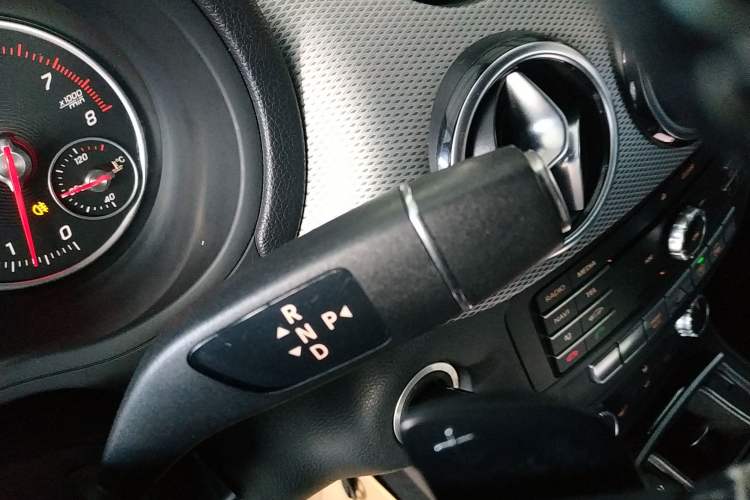 Used Mercedes-Benz B-Class 2015 B 200 Sport Edition Gear Lever