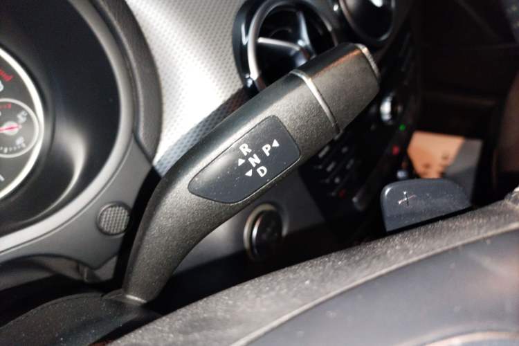 Used Mercedes-Benz B-Class 2015 B 200 Sport Edition Gear Lever