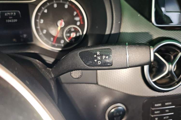 Used Mercedes-Benz B-Class 2015 B 200 Sport Edition Gear Lever