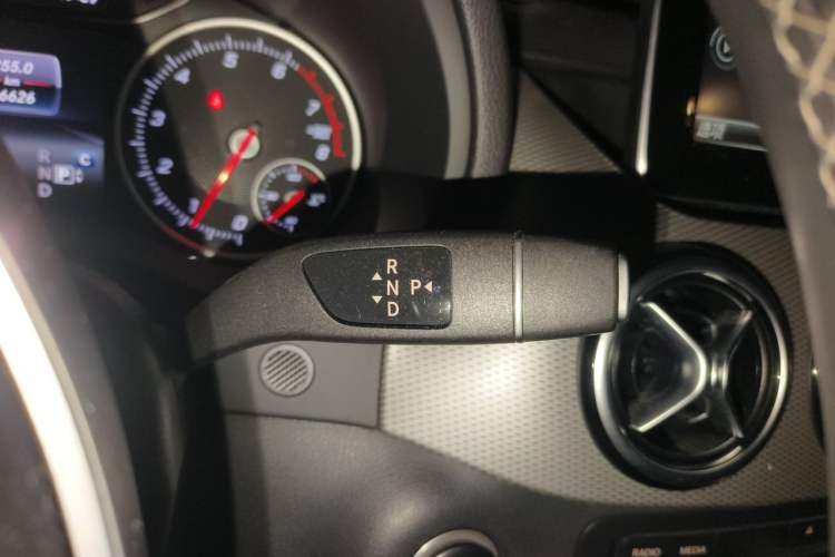 Used Mercedes-Benz B-Class 2015 B 200 Sport Edition Gear Lever