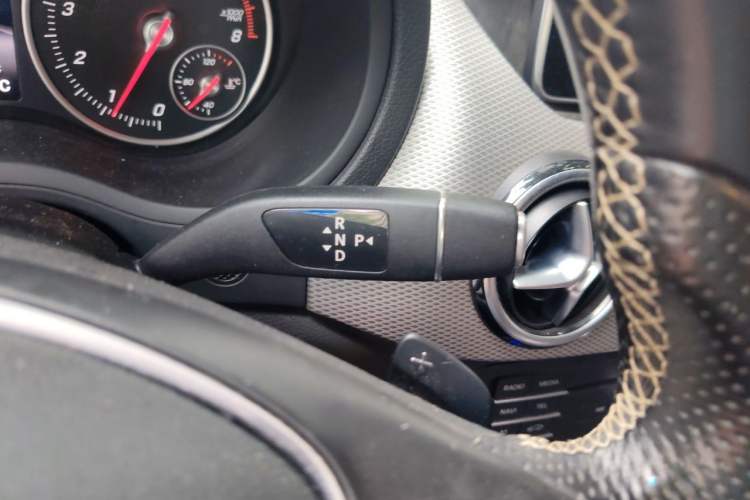 Used Mercedes-Benz B-Class 2015 B 200 Sport Edition Gear Lever