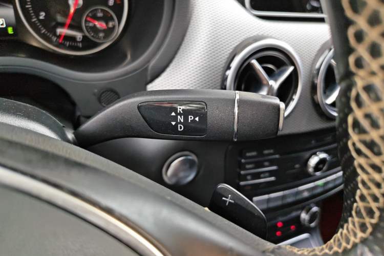 Used Mercedes-Benz B-Class 2015 B 200 Sport Edition Gear Lever