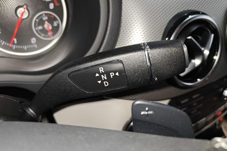 Used Mercedes-Benz B-Class 2015 B 200 Fashion Model Gear Lever