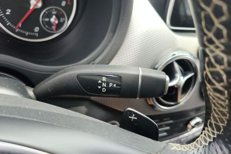 Used Mercedes-Benz B-Class 2015 B 200 Sport Edition Gear Lever