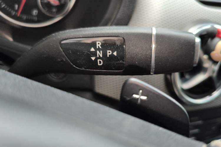 Used Mercedes-Benz B-Class 2015 B 200 Fashion Model Gear Lever